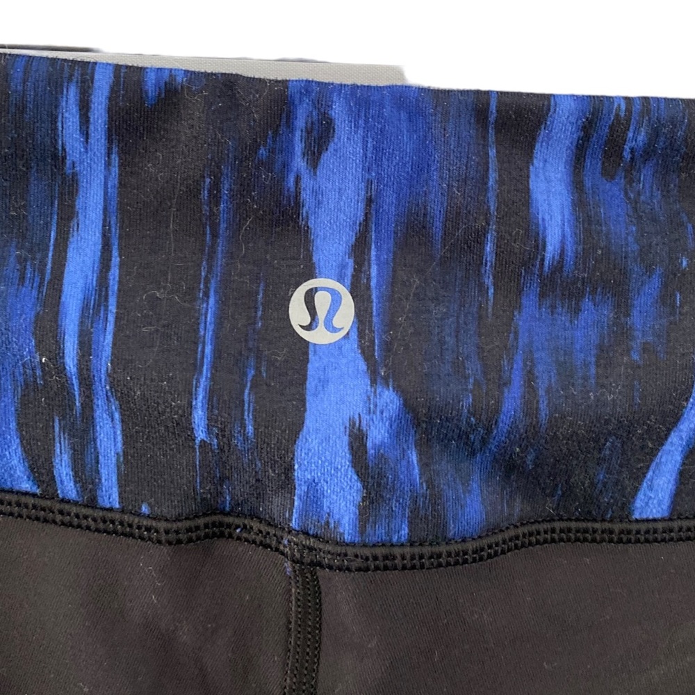 💕SALE💕 Lululemon Black Blue Wonder Under Crop - Picture 3 of 5